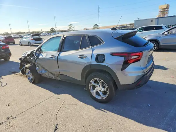 KL77LFEP1SC309439 2025 CHEVROLET TRAX - Image 2