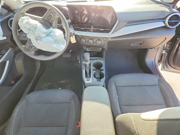 KL77LFEP1SC309439 2025 CHEVROLET TRAX - Image 8