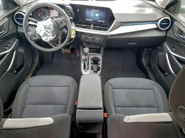KL77LFEP1SC325091 2025 CHEVROLET TRAX - Image 8