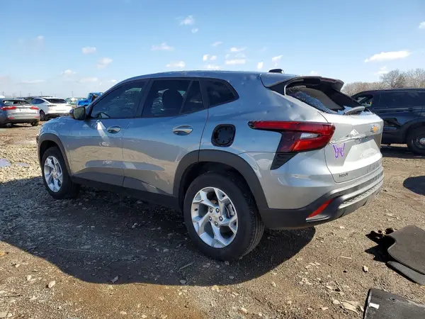 KL77LFEP1SC342442 2025 CHEVROLET TRAX - Image 2