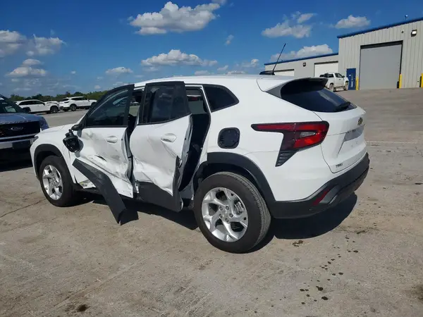 KL77LFEP1SC344417 2025 CHEVROLET TRAX - Image 2