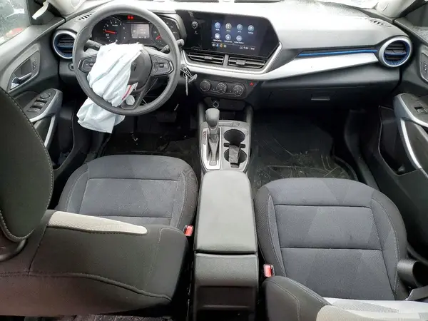 KL77LFEP1TC037198 2026 CHEVROLET TRAX - Image 8