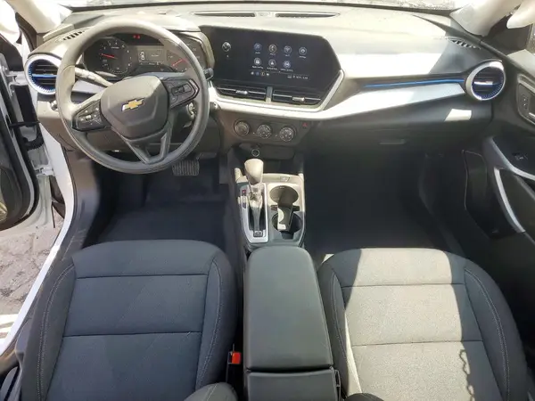 KL77LFEP1TC063056 2026 CHEVROLET TRAX - Image 8