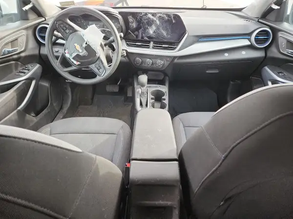 KL77LFEP2SC026273 2025 CHEVROLET TRAX - Image 8