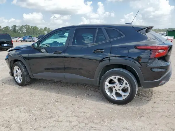 KL77LFEP2SC044787 2025 CHEVROLET TRAX - Image 2