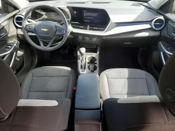 KL77LFEP2SC050427 2025 CHEVROLET TRAX - Image 8