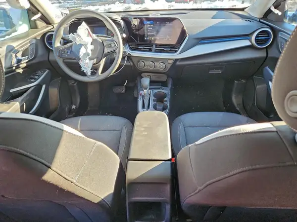 KL77LFEP2SC074047 2025 CHEVROLET TRAX - Image 8