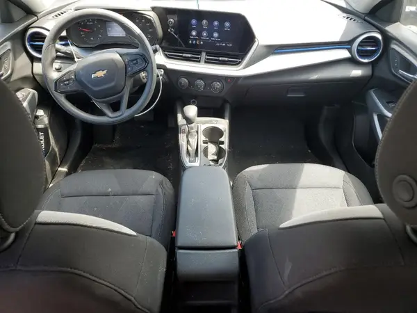 KL77LFEP2SC086019 2025 CHEVROLET TRAX - Image 8