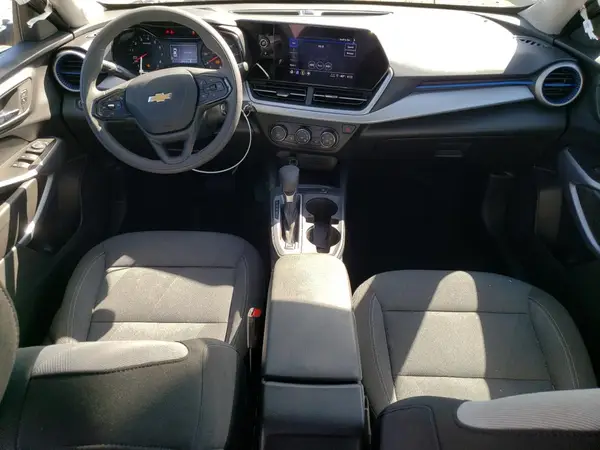 KL77LFEP2SC114370 2025 CHEVROLET TRAX - Image 8