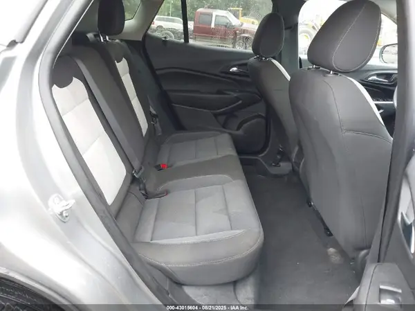 KL77LFEP2SC123845 2025 CHEVROLET TRAX - Image 8