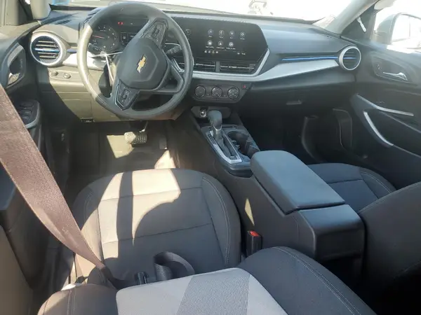 KL77LFEP2SC137311 2025 CHEVROLET TRAX - Image 8