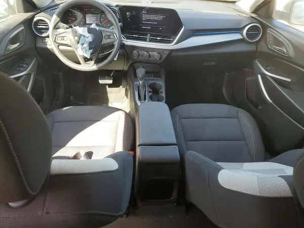 KL77LFEP2SC142623 2025 CHEVROLET TRAX - Image 8