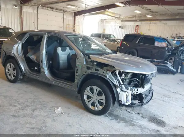 KL77LFEP2SC150530 2025 CHEVROLET TRAX - Image 1
