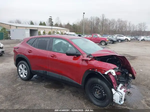 KL77LFEP2SC151340 2025 CHEVROLET TRAX - Image 1