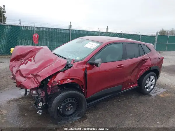 KL77LFEP2SC151340 2025 CHEVROLET TRAX - Image 2