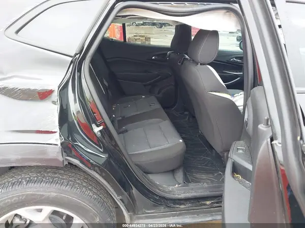 KL77LFEP2SC165383 2025 CHEVROLET TRAX - Image 8