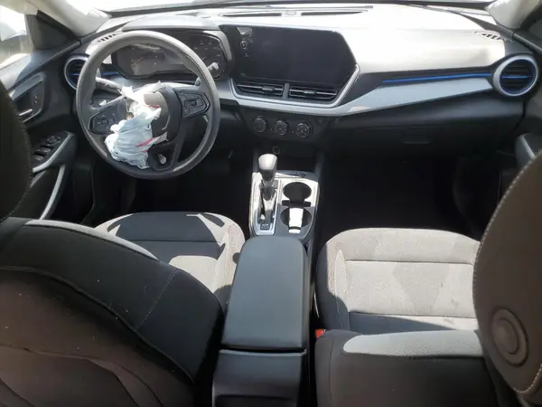 KL77LFEP2SC165657 2025 CHEVROLET TRAX - Image 8