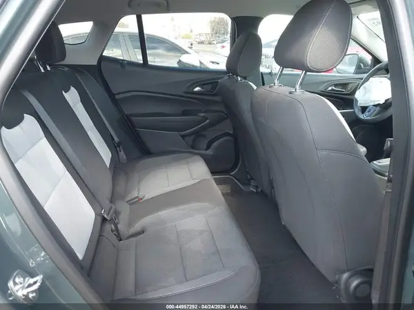 KL77LFEP2SC267847 2025 CHEVROLET TRAX - Image 8