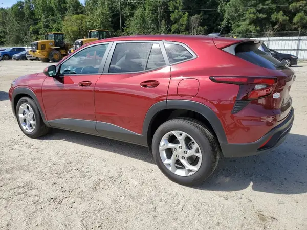 KL77LFEP2SC280470 2025 CHEVROLET TRAX - Image 2