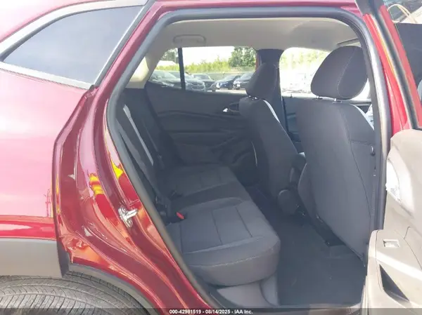 KL77LFEP2SC298743 2025 CHEVROLET TRAX - Image 8