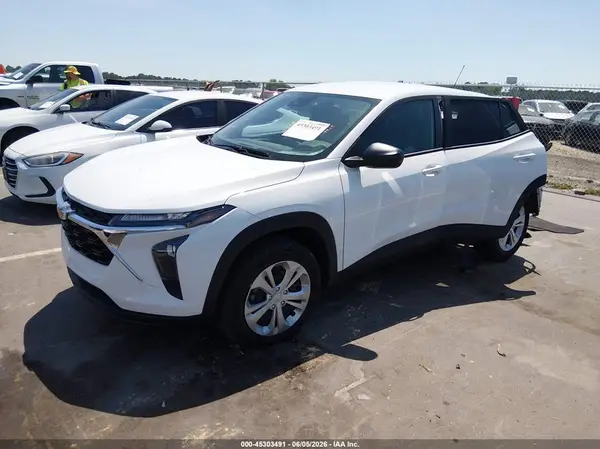 KL77LFEP2SC326069 2025 CHEVROLET TRAX - Image 2