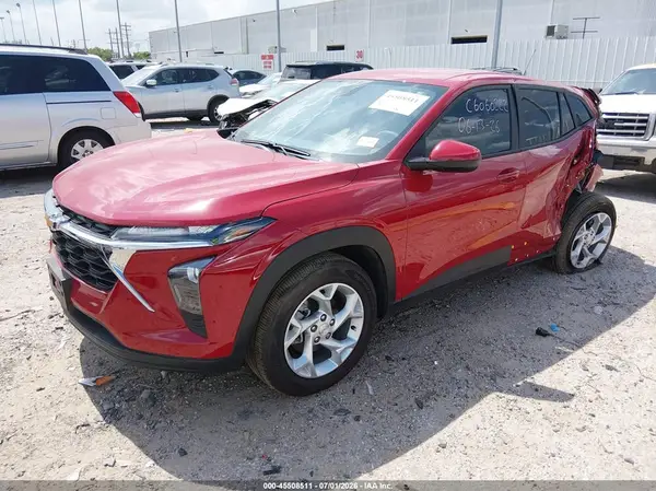 KL77LFEP2TC036769 2026 CHEVROLET TRAX - Image 2