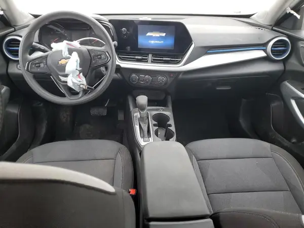 KL77LFEP35C014519 2025 CHEVROLET TRAX - Image 8