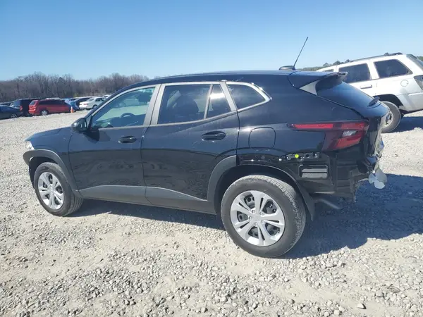 KL77LFEP3SC020563 2025 CHEVROLET TRAX - Image 2