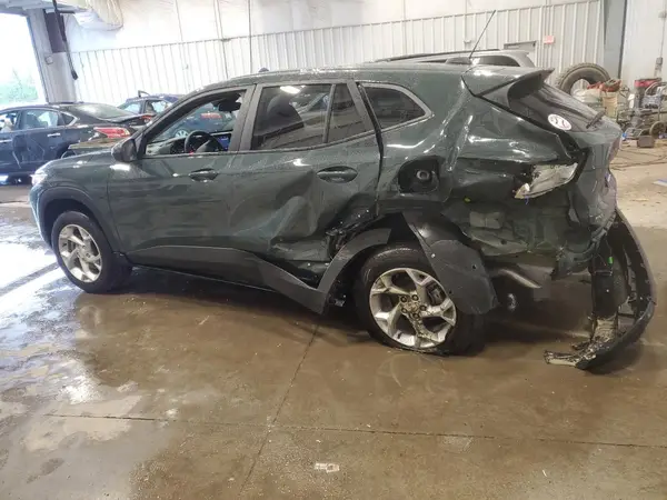 KL77LFEP3SC031322 2025 CHEVROLET TRAX - Image 2
