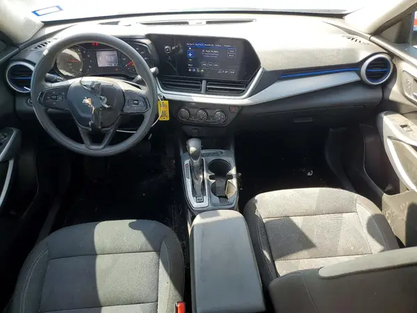 KL77LFEP3SC033944 2025 CHEVROLET TRAX - Image 8