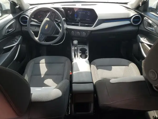 KL77LFEP3SC034656 2025 CHEVROLET TRAX - Image 8