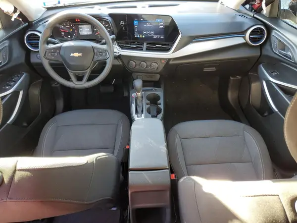 KL77LFEP3SC043860 2025 CHEVROLET TRAX - Image 8