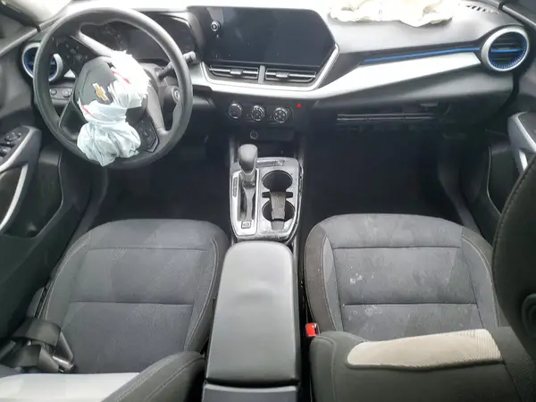 KL77LFEP3SC048556 2025 CHEVROLET TRAX - Image 8