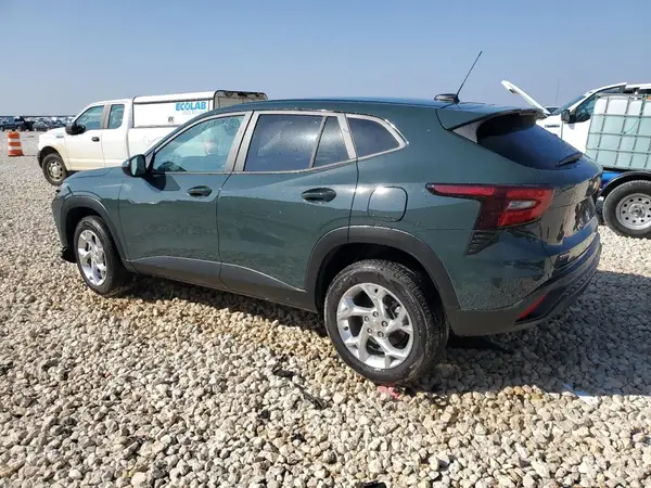 KL77LFEP3SC066734 2025 CHEVROLET TRAX - Image 2