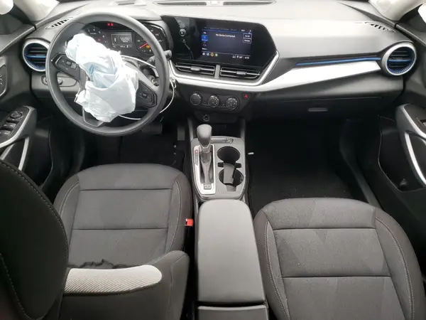 KL77LFEP3SC074882 2025 CHEVROLET TRAX - Image 8