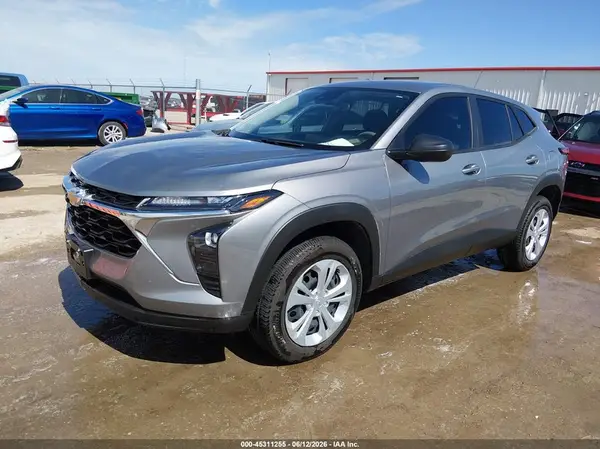 KL77LFEP3SC080343 2025 CHEVROLET TRAX - Image 2