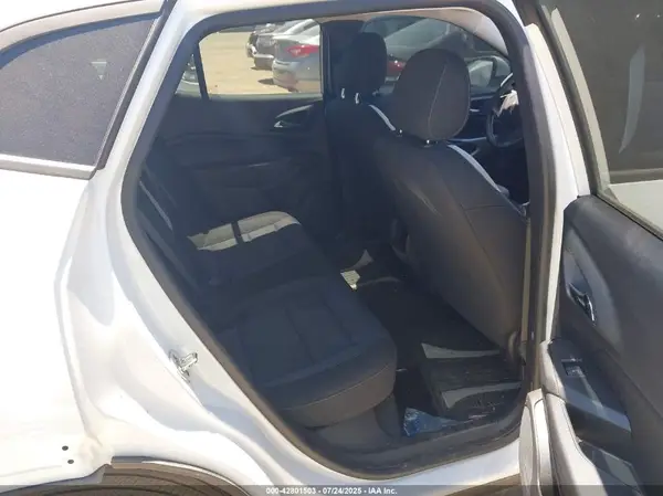 KL77LFEP3SC102812 2025 CHEVROLET TRAX - Image 8