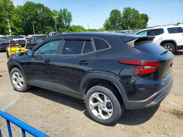 KL77LFEP3SC108819 2025 CHEVROLET TRAX - Image 2