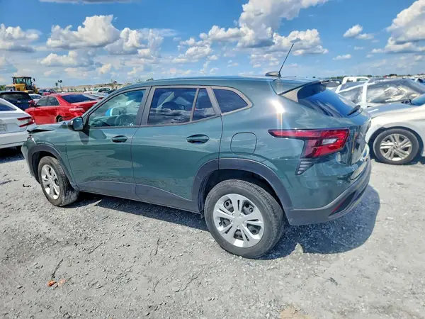 KL77LFEP3SC118976 2025 CHEVROLET TRAX - Image 2
