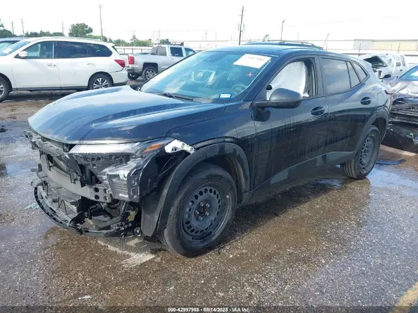 KL77LFEP3SC127726 2025 CHEVROLET TRAX - Image 2