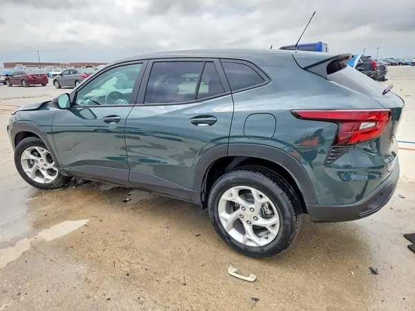 KL77LFEP3SC129394 2025 CHEVROLET TRAX - Image 2