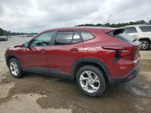 KL77LFEP3SC137978 2025 CHEVROLET TRAX - Image 2
