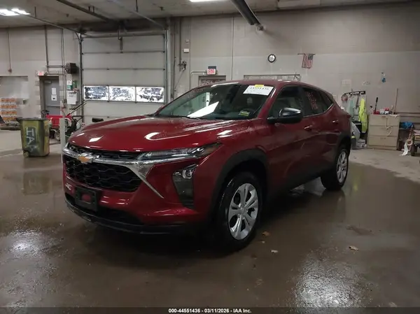 KL77LFEP3SC165005 2025 CHEVROLET TRAX - Image 2