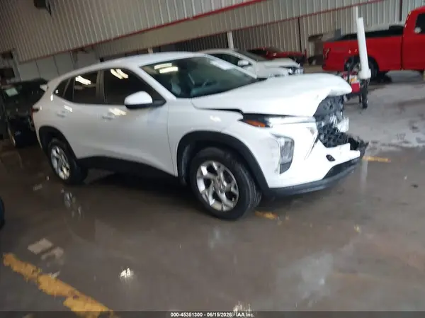 KL77LFEP3SC166106 2025 CHEVROLET TRAX - Image 1