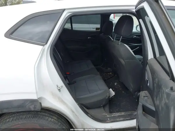 KL77LFEP3SC180121 2025 CHEVROLET TRAX - Image 8