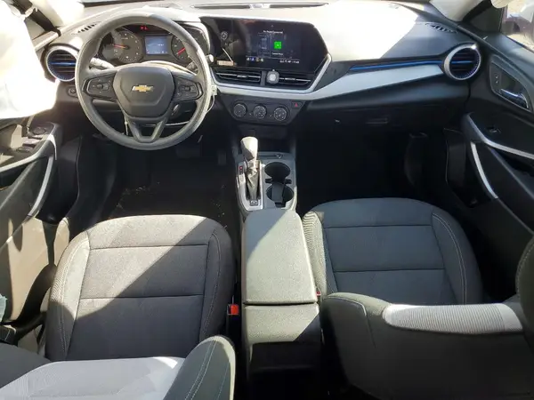 KL77LFEP3SC277013 2025 CHEVROLET TRAX - Image 8