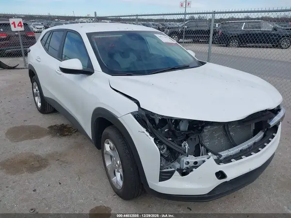 KL77LFEP3SC316361 2025 CHEVROLET TRAX - Image 1