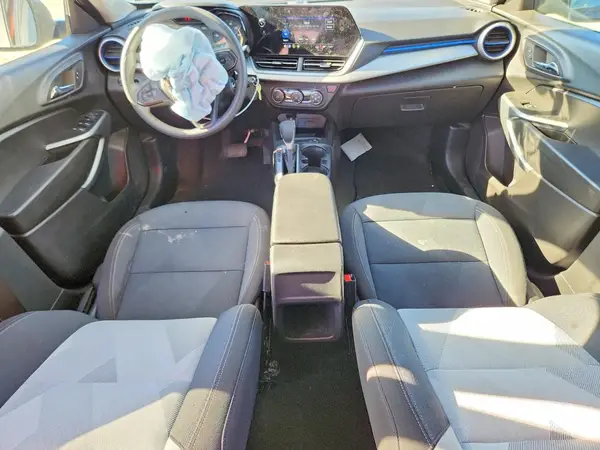 KL77LFEP3TC001111 2026 CHEVROLET TRAX - Image 8