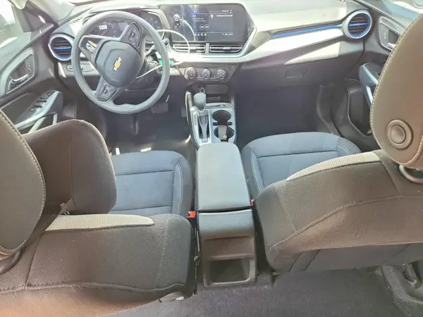KL77LFEP3TC067044 2026 CHEVROLET TRAX - Image 8
