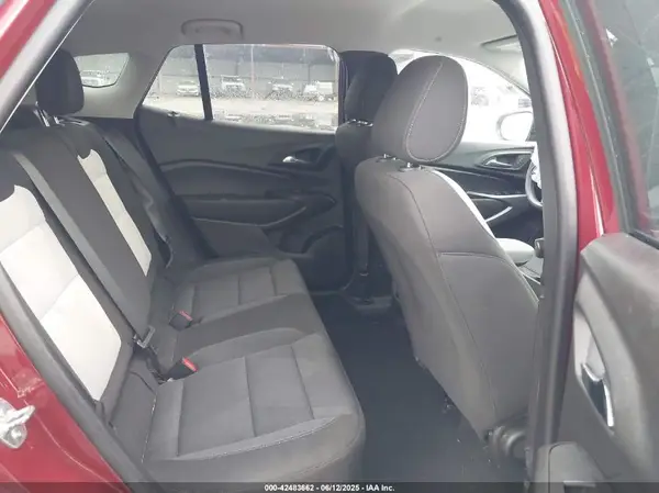 KL77LFEP4SC002055 2025 CHEVROLET TRAX - Image 8